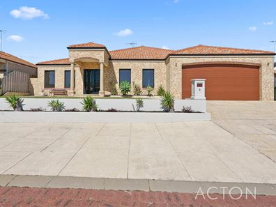 3 Kuta Lane, Halls Head WA 6210