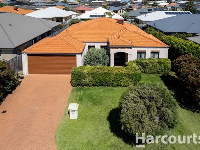 4 Honeymyrtle Grange, Halls Head WA 6210