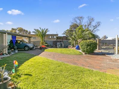 17 Edinburgh Road, Forrestfield WA 6058