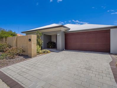 121 Pebble Beach Boulevard, Meadow Springs WA 6210
