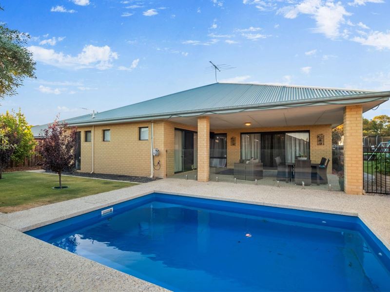 26 Roxburghe Drive, The Vines