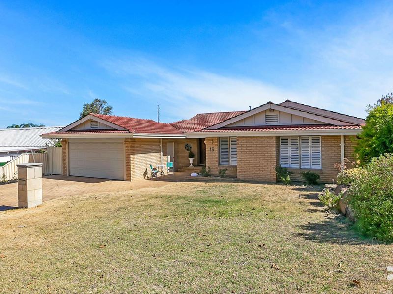 15 Castlemain Heights, Leeming WA 6149