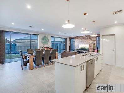 17 Trusty Way, Piara Waters WA 6112