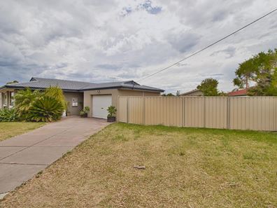 62 Malibu Road, Safety Bay WA 6169