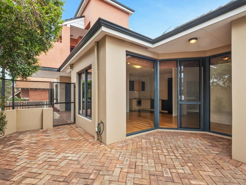 12/212 Railway Parade, West Leederville