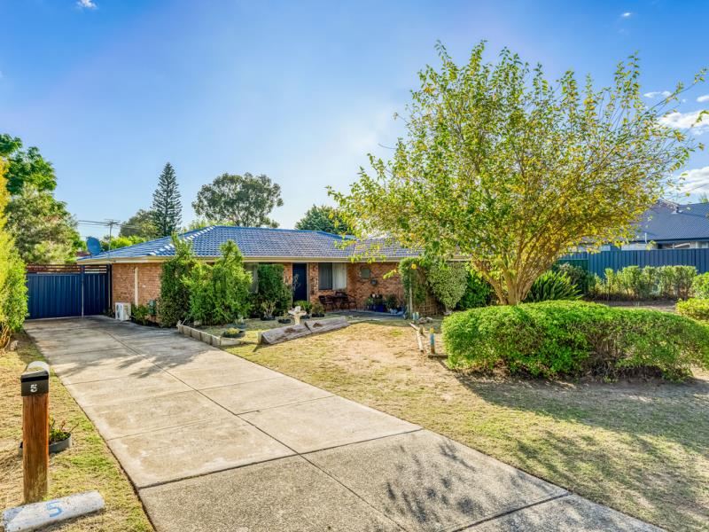5 Simons Court, Langford