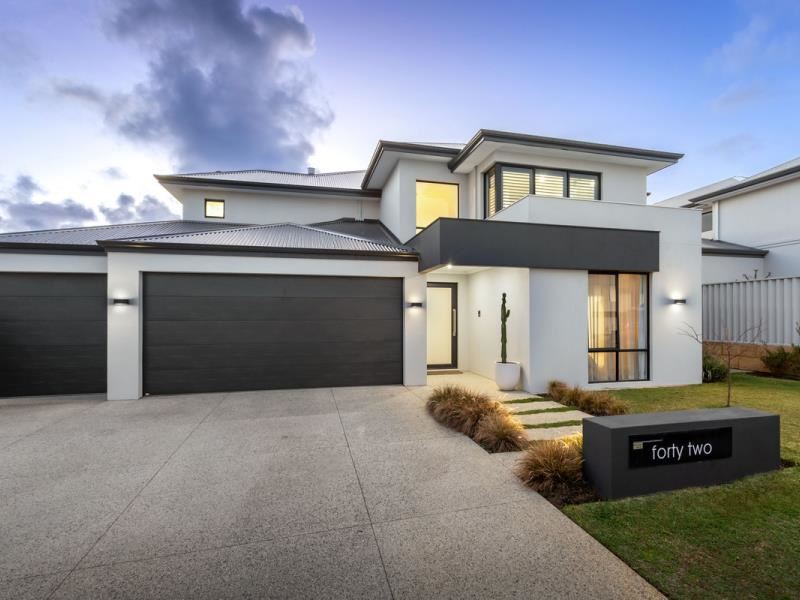 42 Daytona Drive, Iluka