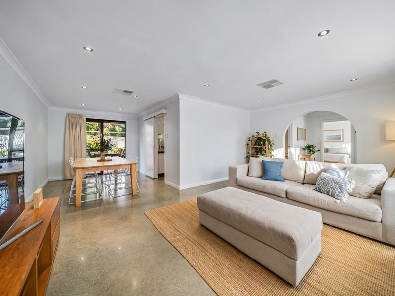 35 Megiddo Way, Duncraig