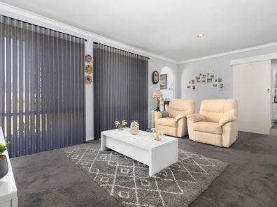 100 Unnaro St, Hillman WA 6168