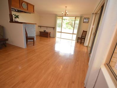 52 Floribunda Avenue, Halls Head WA 6210