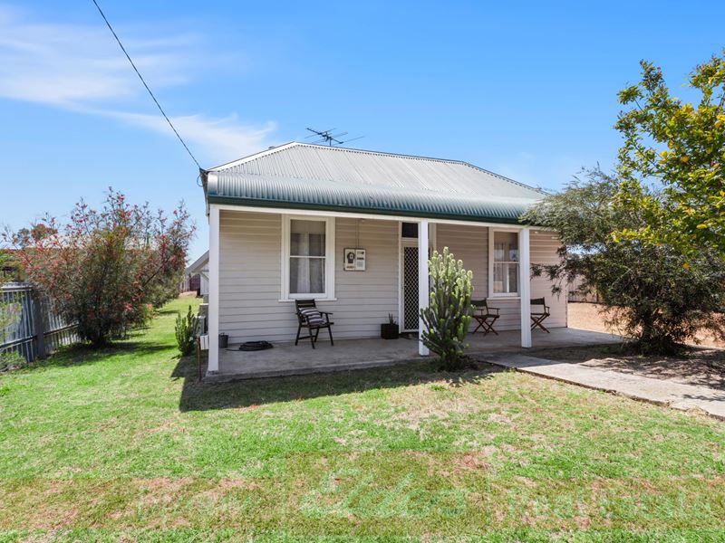 20 Raymond Street, Collie WA 6225