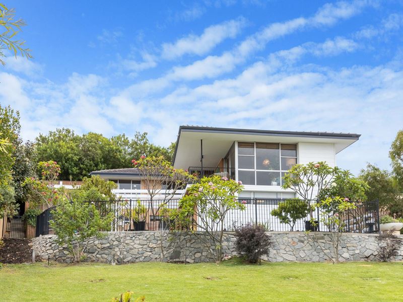 15 Hood Terrace, Sorrento WA 6020