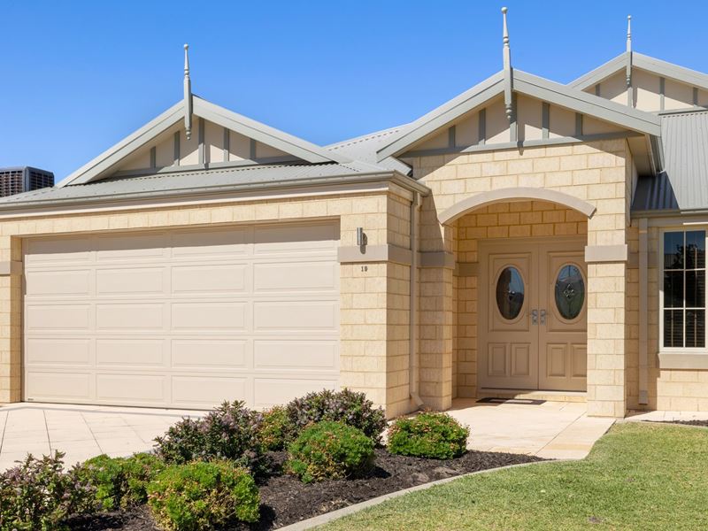 19 Guillardon Terrace, Madora Bay