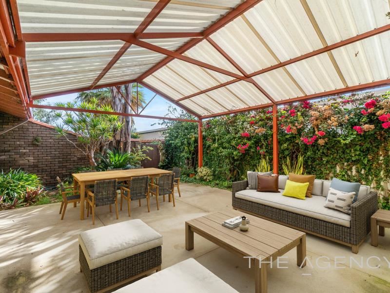 46 Dolphin Way, Beldon