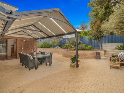 6 Woonona Place, Kallaroo WA 6025