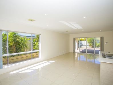 16 Makybe Blvd, Byford WA 6122