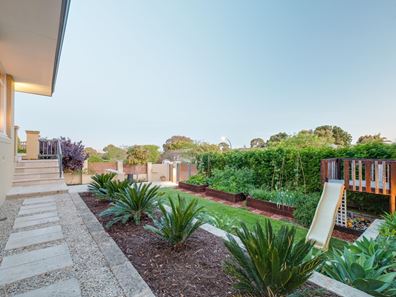 12 Coronation Street, Doubleview WA 6018