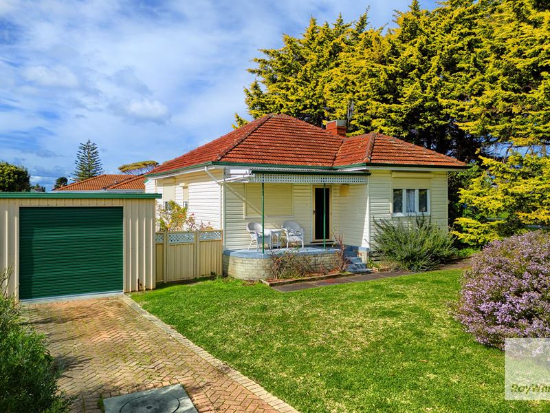 10 Lurline Street, Orana WA 6330