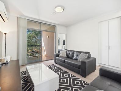 2/35 Malata Crescent, Success WA 6164