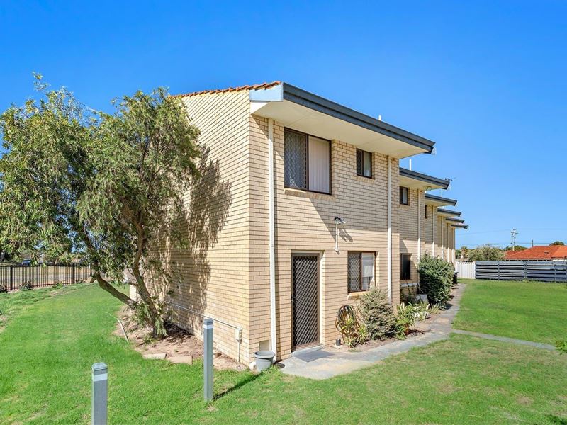 6/125 Railway Street, Bluff Point WA 6530