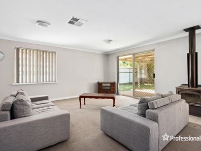 8A Tindals Crescent, Hannans WA 6430