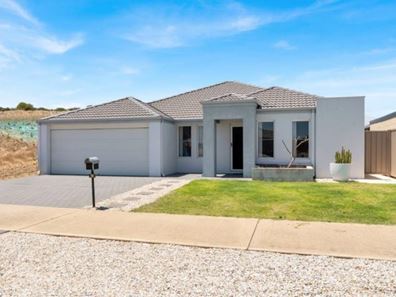 64 Aquamarine Parade, Karnup WA 6176