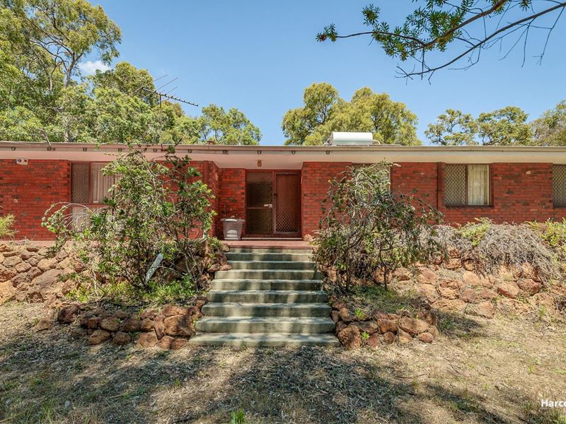 17 Carlisle Road, Kalamunda WA 6076