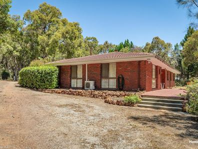 17 Carlisle Road, Kalamunda WA 6076