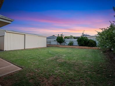 67 Paddington Drive, Hannans WA 6430