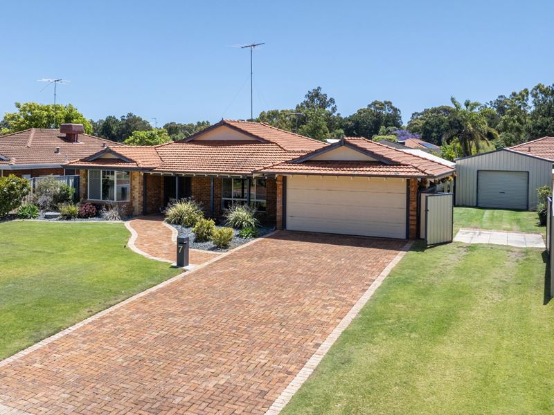 7 Summerlea Avenue, Meadow Springs WA 6210