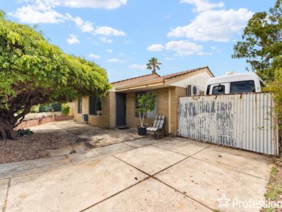 28 Kemmish Avenue, Parmelia WA 6167