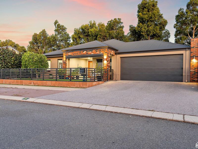 9 Yewers Drive, Champion Lakes