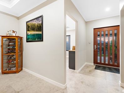 9 Yewers Drive, Champion Lakes WA 6111