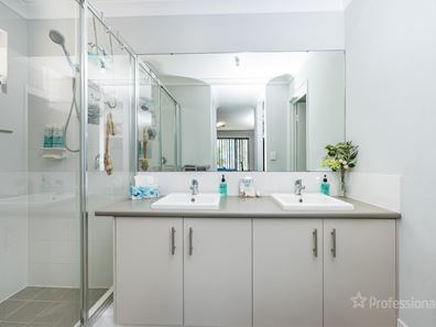 31 Cinnabar Drive, Eglinton WA 6034