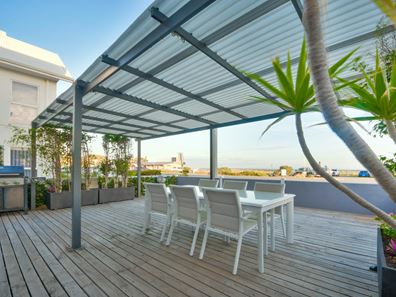 218 C Arcadia Drive, Safety Bay WA 6169