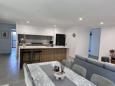 3 Pallium Way, Jindalee WA 6036