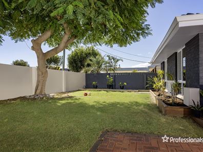 5 Catherine Street, Bluff Point WA 6530