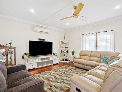 8 Gillark Street, Dudley Park WA 6210