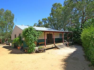 2 Duke St/Cnr Fiennes St, Toodyay WA 6566