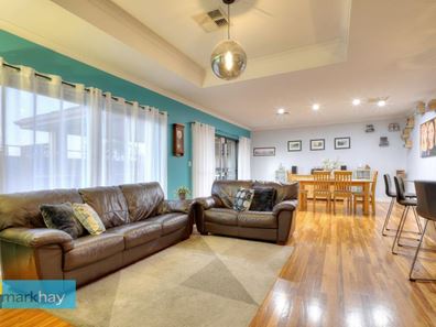 4 El Porto Way, Iluka WA 6028