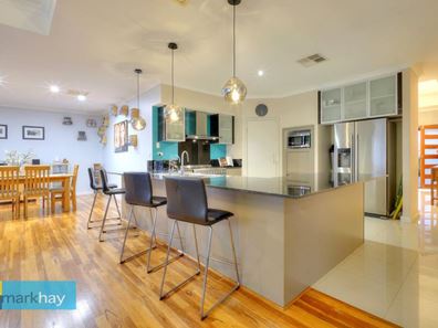 4 El Porto Way, Iluka WA 6028