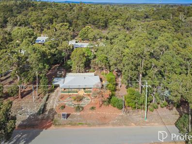 112 Willcox Street, Chidlow WA 6556