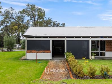 12 Craigie Drive, Roelands WA 6226