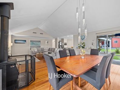 12 Craigie Drive, Roelands WA 6226