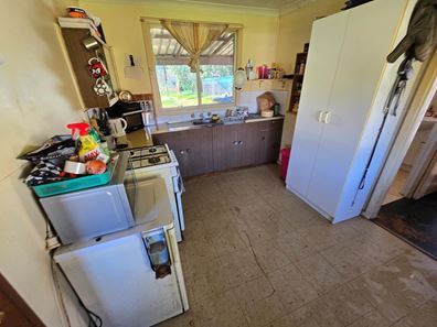 8 Mitchell Avenue, Boyup Brook WA 6244