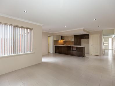 4/21 Templeman Place, Midland WA 6056