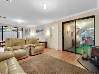 4 Terracina Parkway, Piara Waters WA 6112
