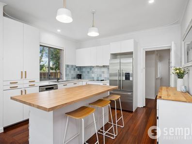 36 Redwood Crescent, Melville WA 6156
