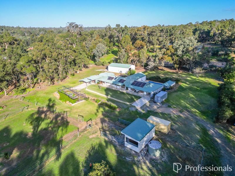 176 Strawberry Hill Drive, Gidgegannup WA 6083