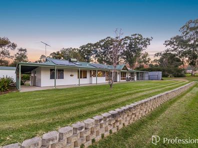 176 Strawberry Hill Drive, Gidgegannup WA 6083